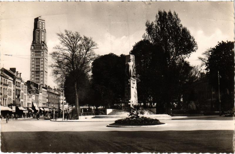 Carte postale ancienne Amiens Place Rene Goblet à Amiens