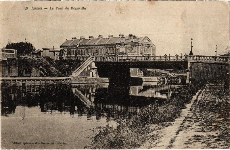 Carte postale ancienne Amiens Pont de Beauville à Amiens