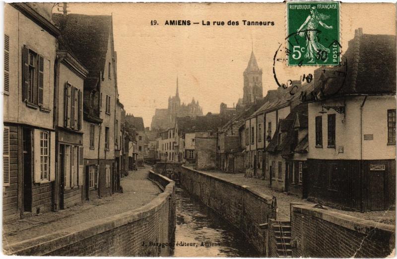 Carte postale ancienne Amiens Rue des Tanneurs à Amiens