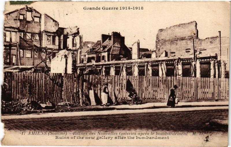 Carte postale ancienne Amiens Ruines des Nouvelles Galeries à Amiens