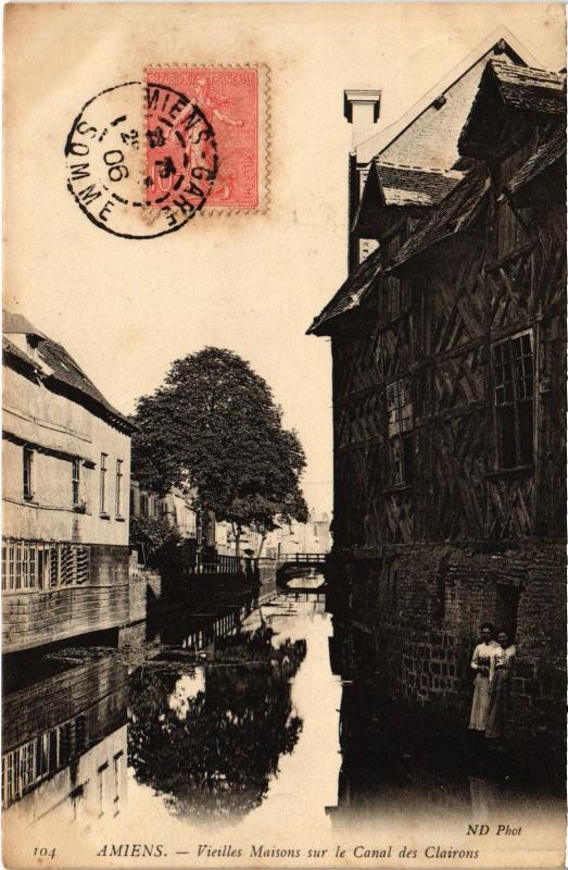 Carte postale ancienne Amiens vieilles maisons sur le Canal des Clairons à Amiens