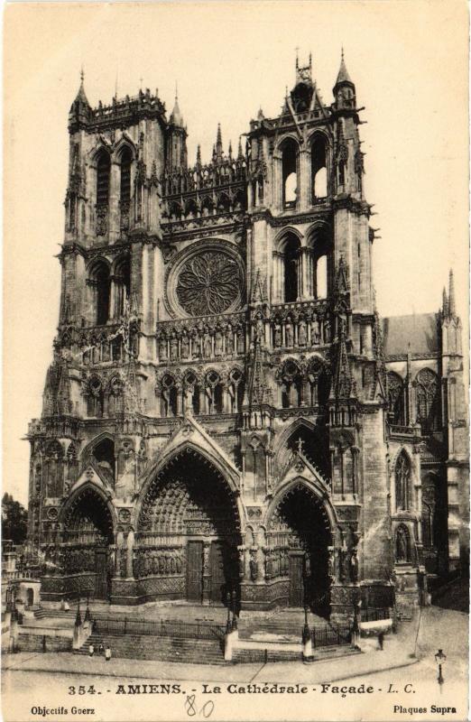 Carte postale ancienne Amiens la cathedrale à Amiens