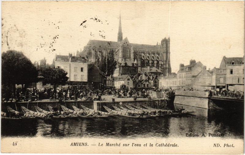 Carte postale ancienne Amiens le marche à Amiens