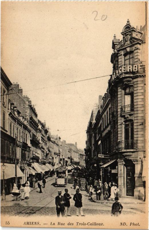 Carte postale ancienne Amiens Rue des Trois Cailloux à Amiens