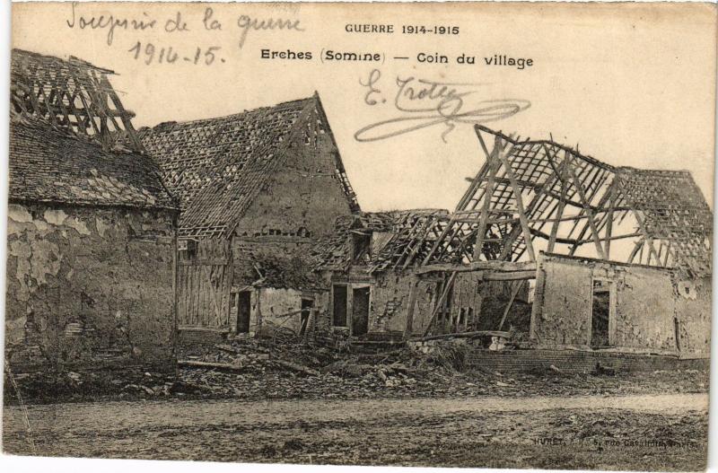 Carte postale ancienne Erches coin du village à Erches