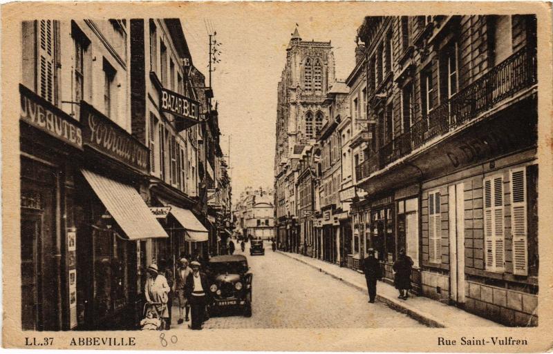 Carte postale ancienne Abbeville Rue Saint-Vulfran à Abbeville