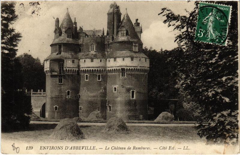 Carte postale ancienne Env. de Abbeville Chateau de Rambures à Abbeville