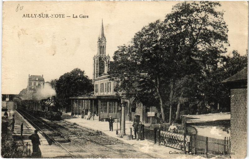 Carte postale ancienne Ailly sur Noye la gare à Ailly-sur-Noye