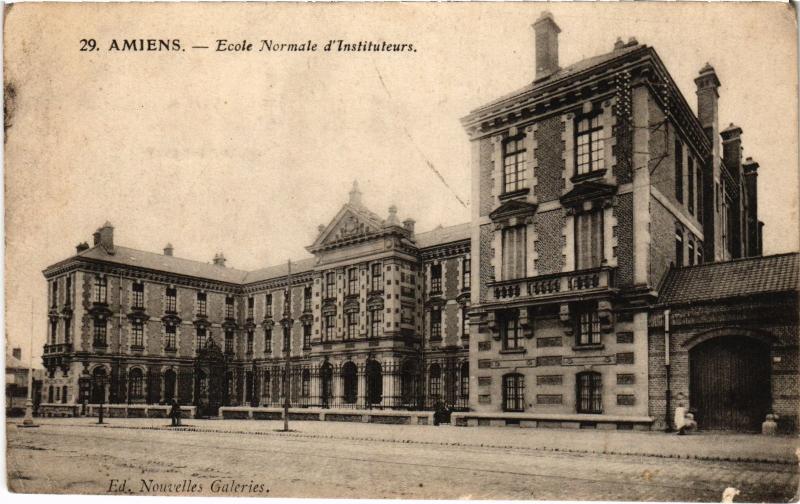 Carte postale ancienne Amiens Ecole Normale d'Instituteurs à Amiens