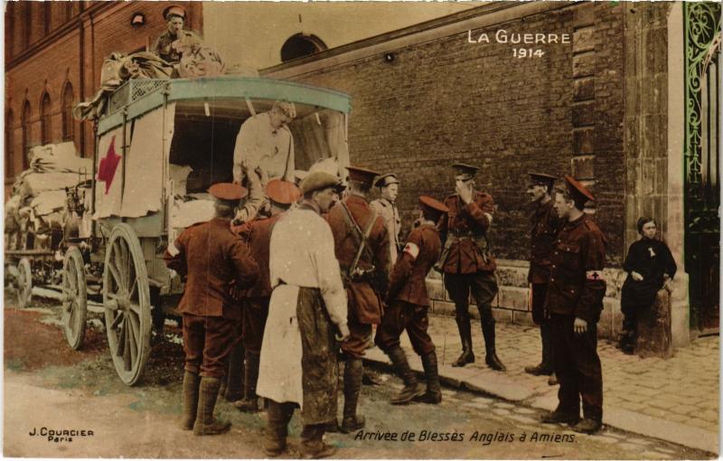 Carte postale ancienne Amiens arrivee de Blesses Anglais à Amiens