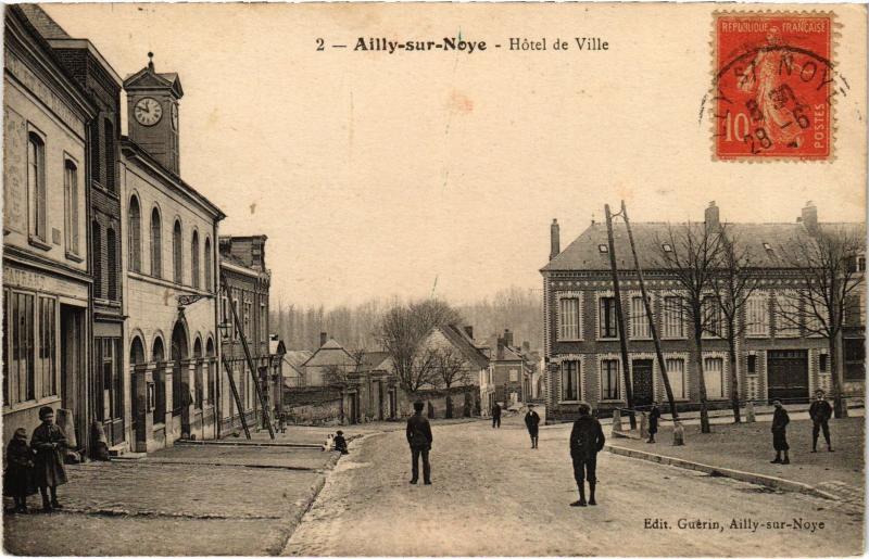 Carte postale ancienne Ailly sur Noye Hotel de Ville à Ailly-sur-Noye