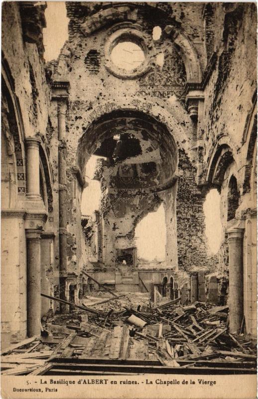 Carte postale ancienne Albert la Basilique Chapelle de la Vierge à Albert