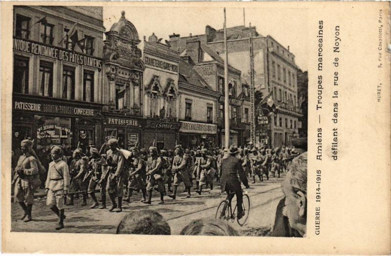 Carte postale ancienne Amiens Troupes allemandes à Amiens