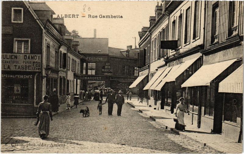Carte postale ancienne Albert Rue Gambetta à Albert