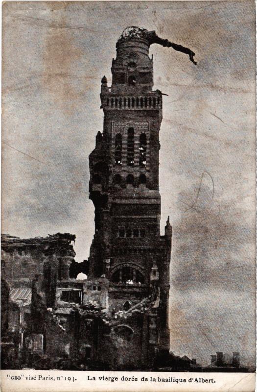 Carte postale ancienne Albert la vierge doree de la Basilique à Albert