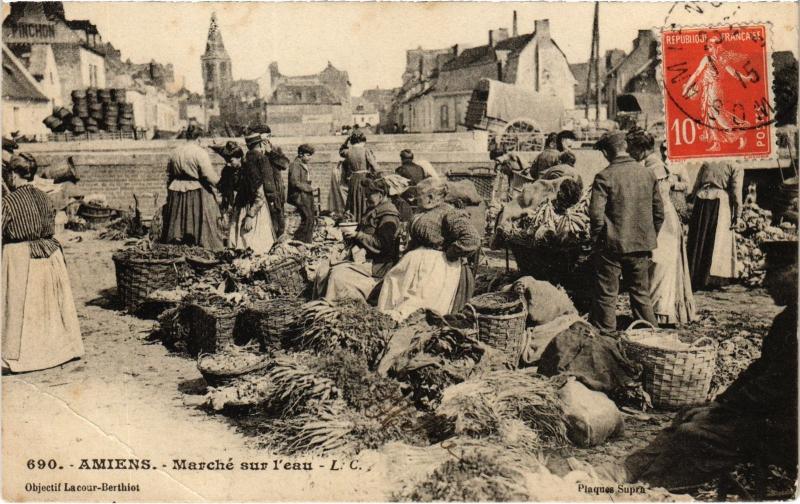 Carte postale ancienne Amiens Marche sur l'Eau à Amiens