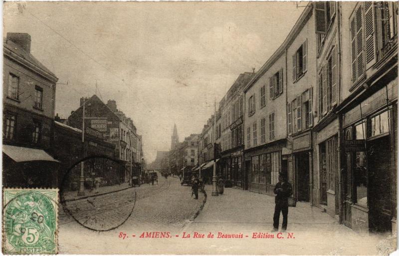 Carte postale ancienne Amiens Rue de Beauvais à Amiens