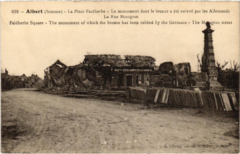 Carte postale ancienne Albert Place Faidherbe à Albert