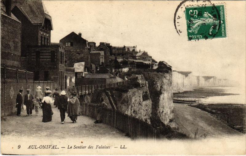 Carte postale ancienne Ault le Sentier des Falaises