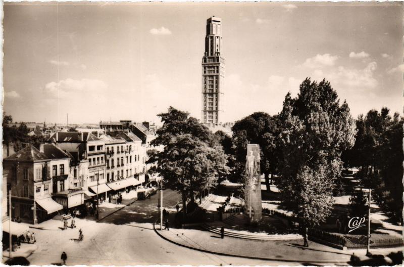 Carte postale ancienne Amiens Place Rene Goblet à Amiens