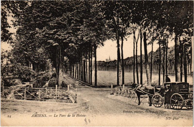 Carte postale ancienne Amiens Parc de la Hotoie à Amiens