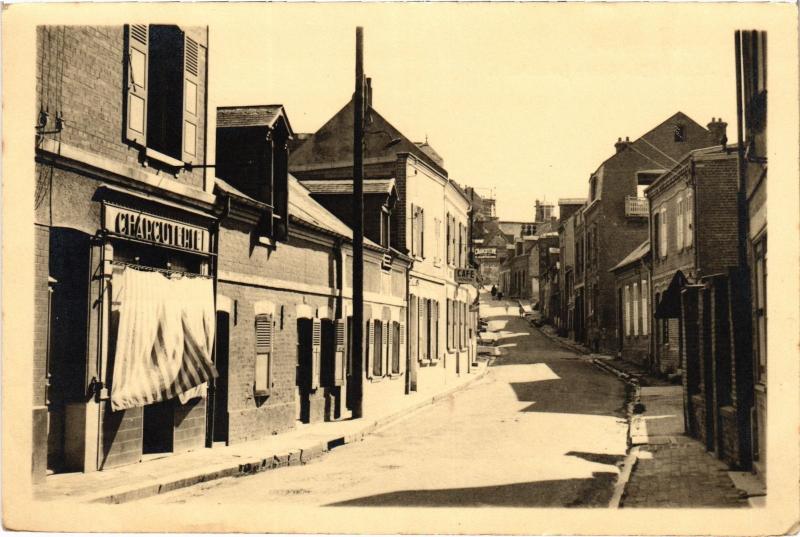 Carte postale ancienne Ault Rue de Saint-Valery