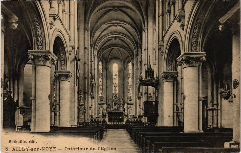 Carte postale ancienne Ailly sur Noye interieur de l'eglise à Ailly-sur-Noye