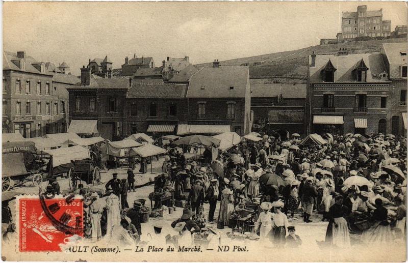 Carte postale ancienne Ault Place du Marche