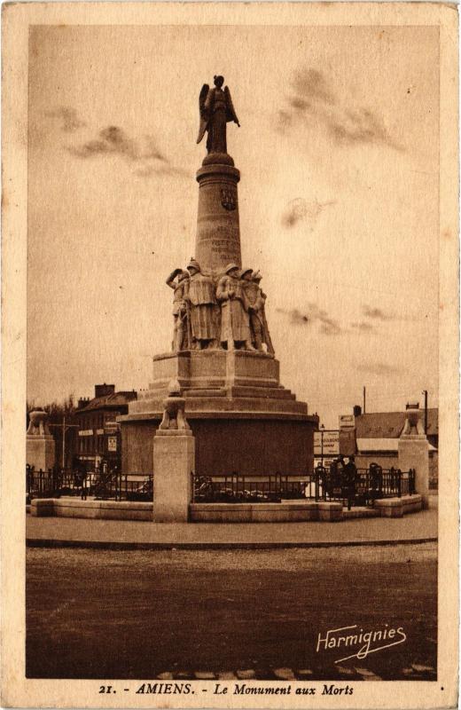 Carte postale ancienne Amiens Monument aux Morts à Amiens