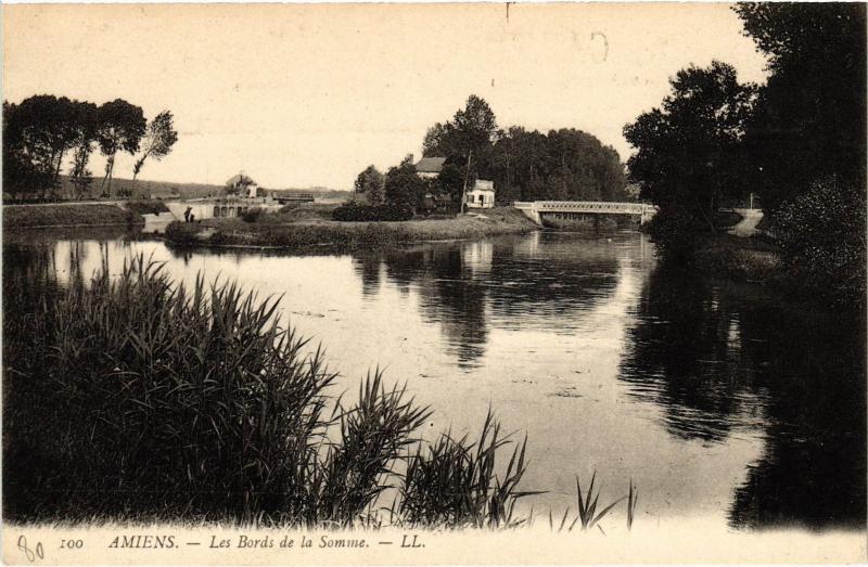 Carte postale ancienne Amiens les Bords de la Somme à Amiens