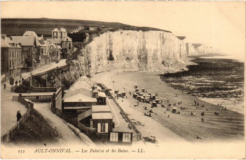 Carte postale ancienne Ault les falaises et les Bains
