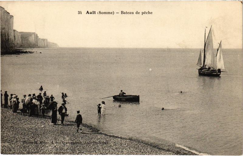 Carte postale ancienne Ault Bateau de peche