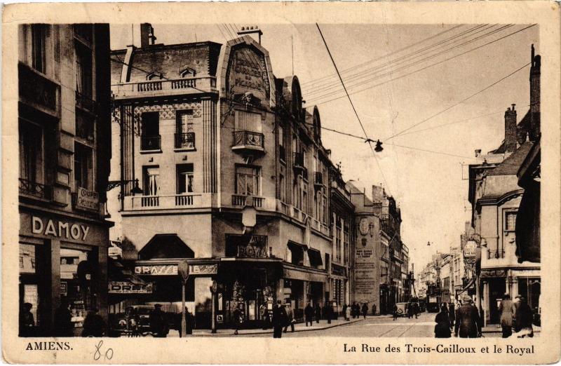 Carte postale ancienne Amiens Rue des Trois Cailloux à Amiens