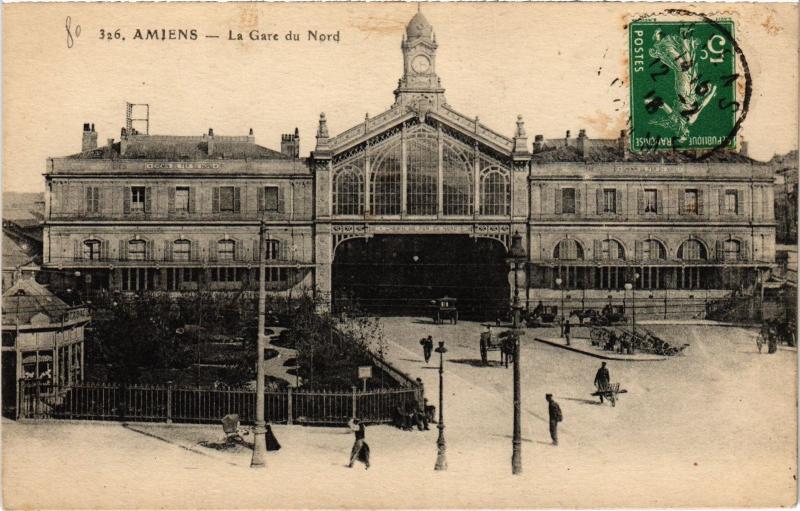 Carte postale ancienne Amiens la gare à Amiens