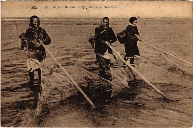 Carte postale ancienne Ault Pecheuses de Crevettes