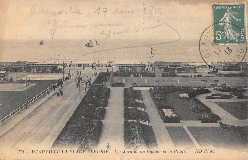 Carte postale ancienne Deauville La Plage Fleurie - Les Jardins Du Casino Et La Plage à Deauville