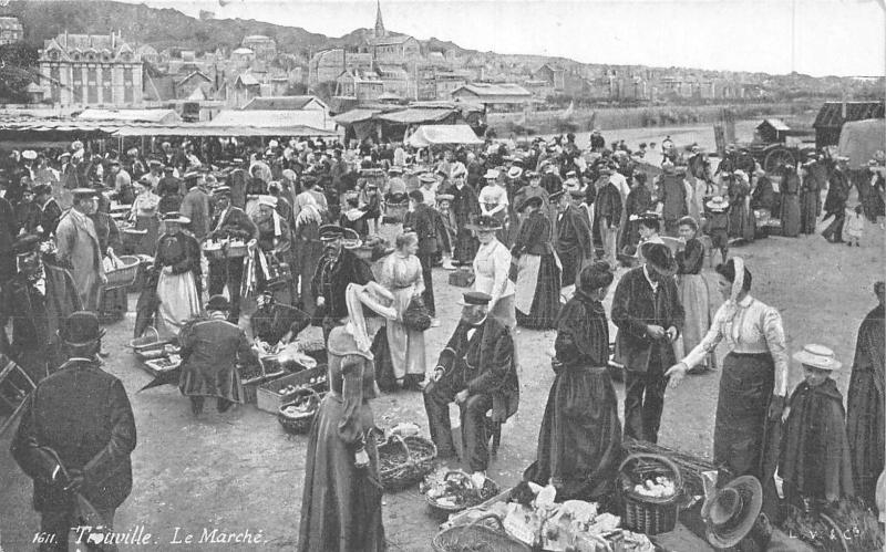 Carte postale ancienne Trouville - Le Marche