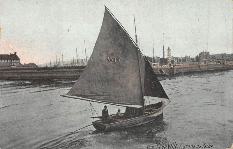 Carte postale ancienne Trouville - Barque De Peche