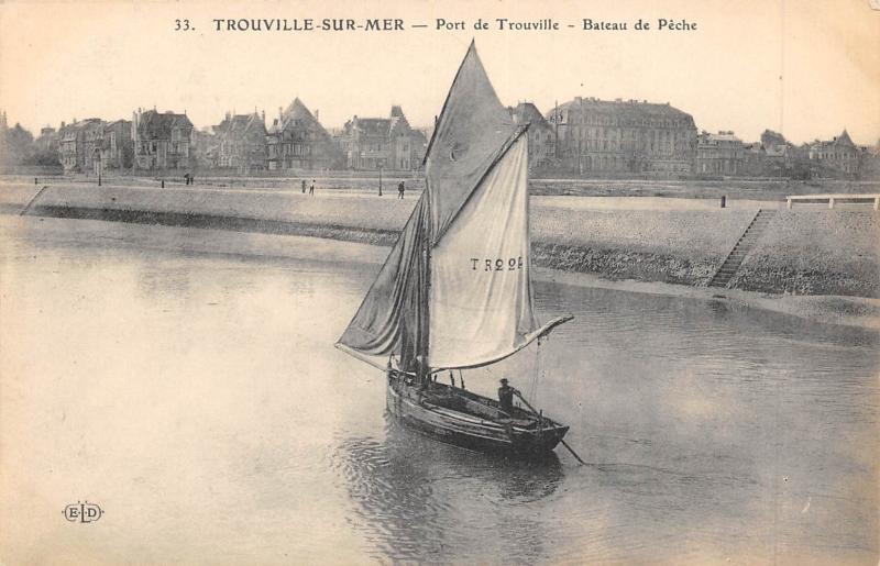 Carte postale ancienne Trouville Sur Mer - Port De Trouville - Bateau De Peche à Trouville-sur-Mer