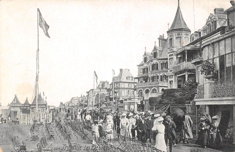 Carte postale ancienne Trouville - Les Planches