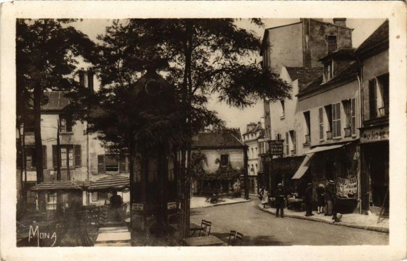 Carte postale ancienne La Place du Tertre à Paris 18e