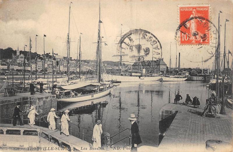 Carte postale ancienne Trouville Sur Mer - Les Bassins à Trouville-sur-Mer