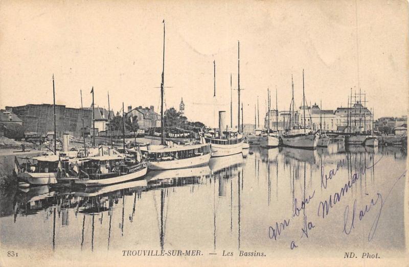 Carte postale ancienne Trouville Sur Mer - Les Bassins à Trouville-sur-Mer