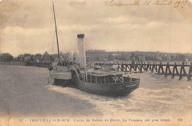 Carte postale ancienne Trouville Sur Mer - Entree Du Bateau Du Havre - La Touques Par Gros Temps à Trouville-sur-Mer