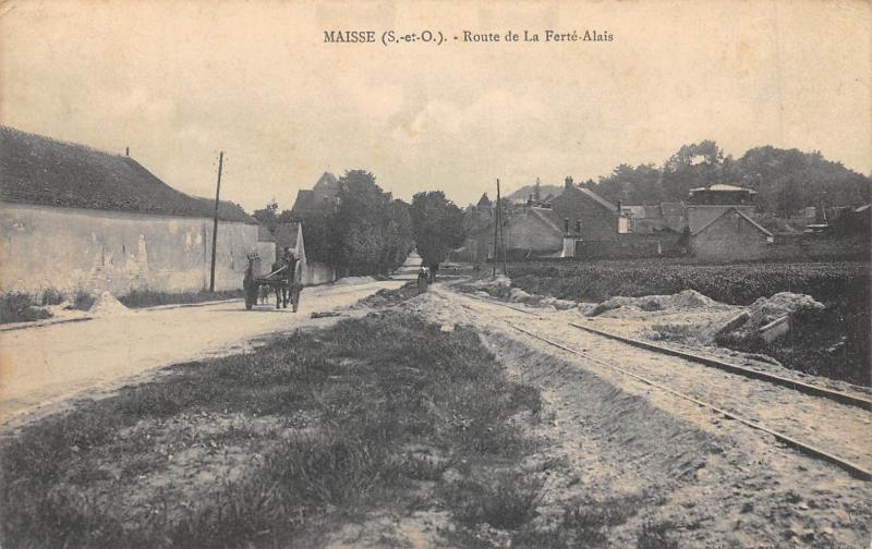 Carte postale ancienne Maisse - Route De La Ferte Alais à Maisse