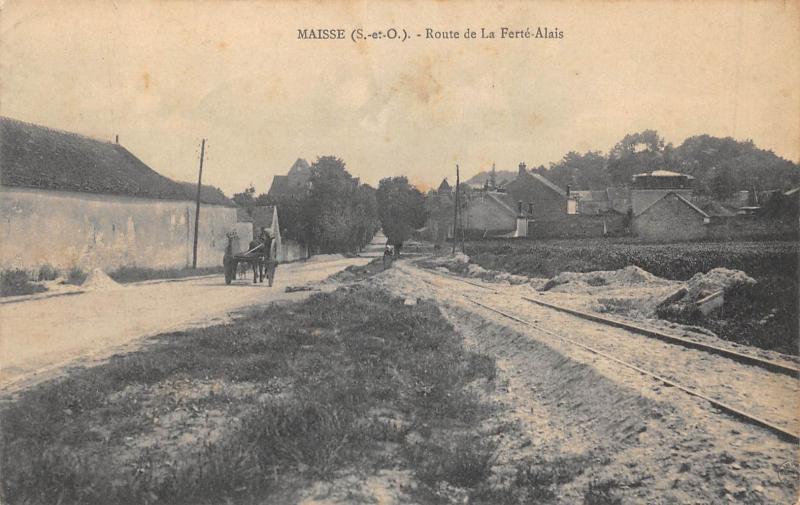 Carte postale ancienne Maisse - Route De La Ferte Alais à Maisse