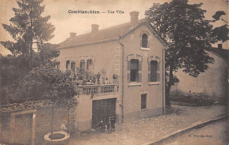 Carte postale ancienne Comblachien - Une Villa