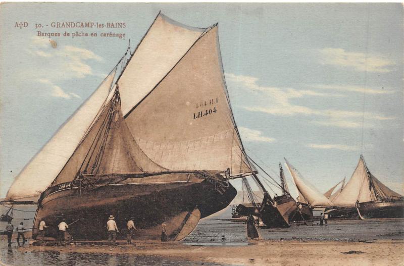 Carte postale ancienne Grandcamp Les Bains - Barques De Peche En Carenage