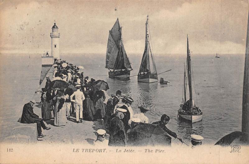 Carte postale ancienne Le Treport - La Jetee au Tréport