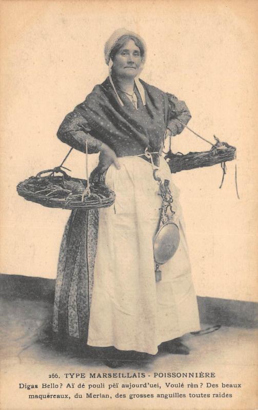 Carte postale ancienne Marseille - Type Marseillais - Poissonniere à Marseille